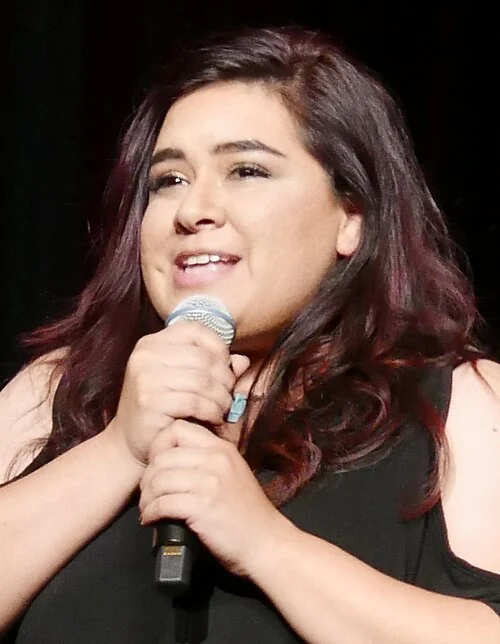Leah Clark, English voice of Maron and Ogma
