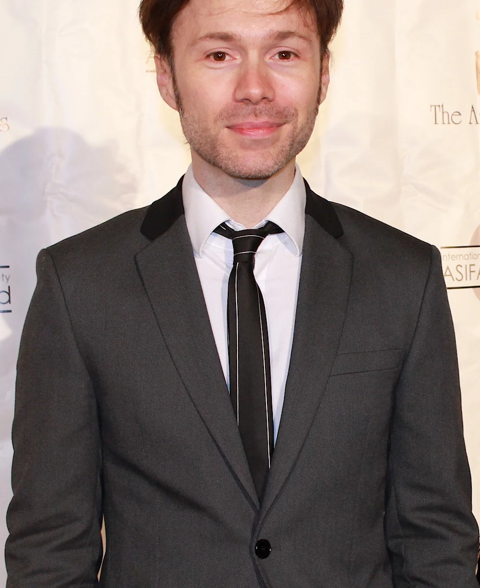 Michael Sinterniklaas, English voice of Orlen